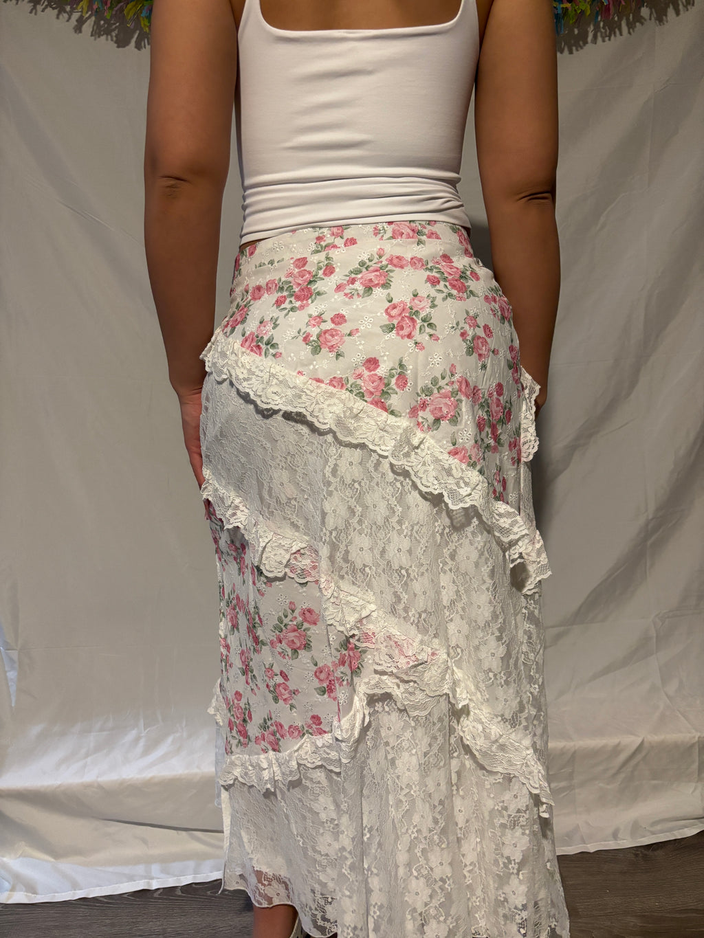 Sweet Peony Lace Overlay Skirt