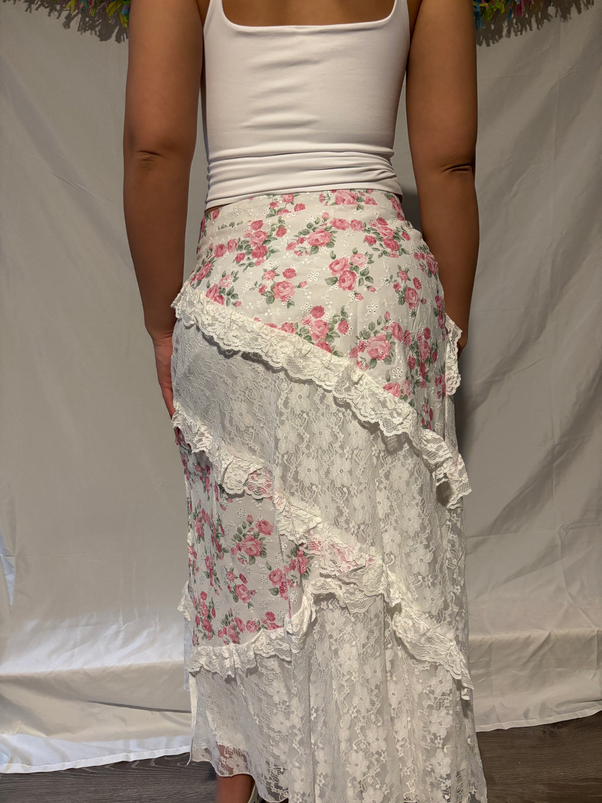 Sweet Peony Lace Overlay Skirt
